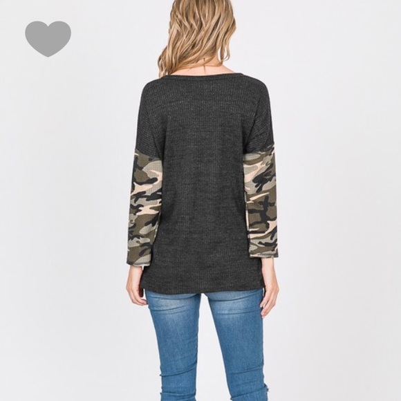 Camo contrast sleeve thermal top ( LAST ONE ) - Picture 4 of 4
